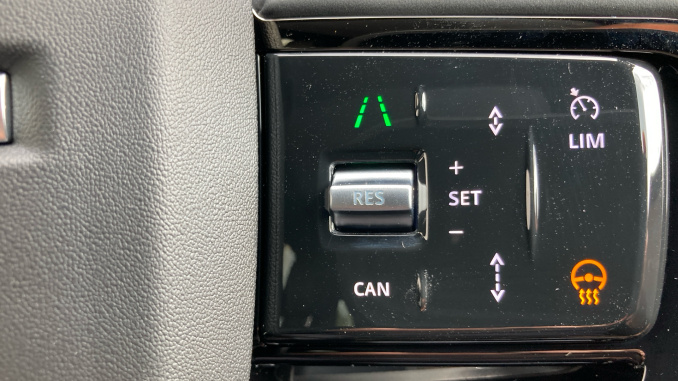 Land Rover Range Rover Velar 3.0 D300 MHEV Belgravia Edition Satin 5dr Auto Diesel Estate - Image 27